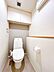 トイレ：【リフォーム済】トイレはジャニス製の新品に交換いたしました。トイレ内の壁は一面アクセントクロス仕上げにしました。
