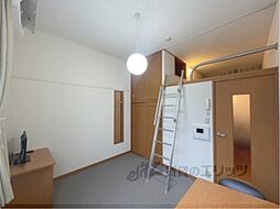 カラコレス 2階1Kのリビング/ダイニング