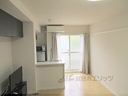 レオネクストＳｍｉｌｅ 105 1階ワンルームのリビング/ダイニング