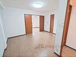 JR片町線(学研都市線) 鴻池新田駅 徒歩23分の賃貸アパート 2階1LDKのリビング/ダイニング