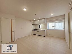 ゴールデングリタ豊中上野 3LDKのリビング/ダイニング