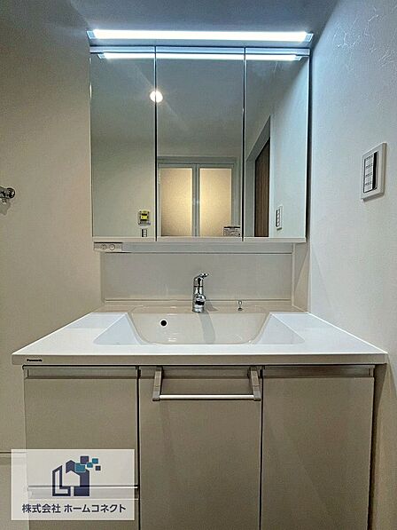 洗面化粧台新調