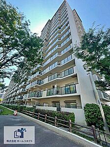 外観：外観｜全棟総戸数1016戸の大規模マンション。二号棟は昭和57年11月に完成しました。各線「京橋」駅まで徒歩10分ほどの立地で、お出掛けや通勤・通学に大変便利です。