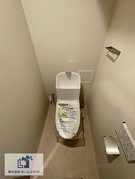 トイレ新調|ウォシュレット機能付きのトイレになります。