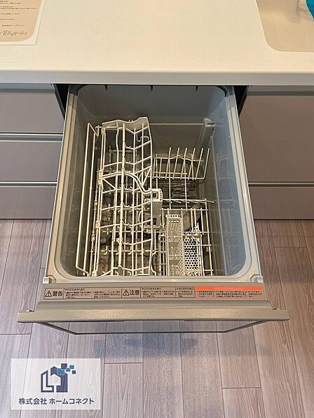 キッチン設備｜日々の家事の負担を軽減させる食器洗い乾燥機を搭載。