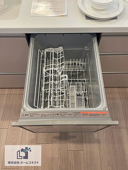 キッチン設備|日々の家事の負担を軽減させる食器洗い乾燥機を搭載。光熱費も安くなり、一石二鳥です。