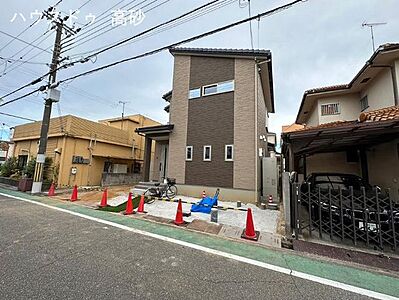 外観：駐車場2台駐車可能♪JR山陽本線【東加古川】駅まで徒歩14分♪