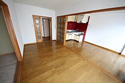 クイーン魚昌 3階3DKのリビング/ダイニング