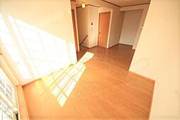 バーン・グロリア 2階2DKのリビング/ダイニング