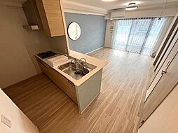 近鉄橿原線 橿原神宮前駅 徒歩5分の賃貸マンション 4階3LDKのリビング/ダイニング