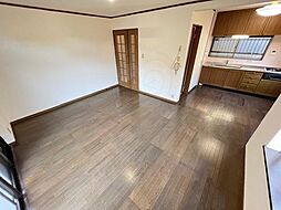 天満台東1丁目貸家 1階4LDKのリビング/ダイニング