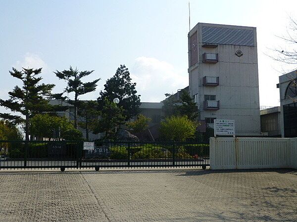 画像18:小野市立小野南中学校（1015m）