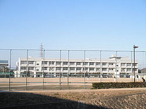 播磨町立播磨中学校（1627m）