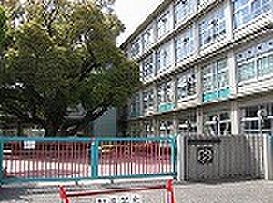 画像15:加古川市立別府小学校（72m）