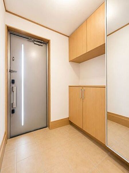 玄関を拡大表示