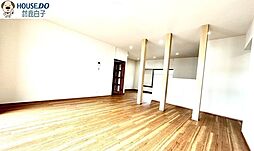 中古戸建　岸岡町 6LDKのリビング/ダイニング