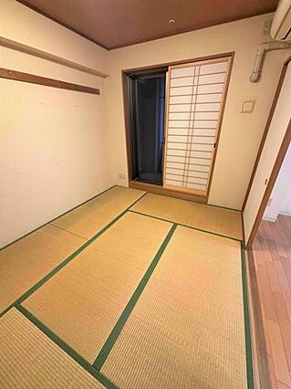 南向きの6畳和...