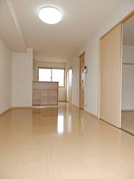 カームダウン愛 102 1階1LDKのリビング/ダイニング