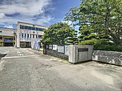 山口市立小郡中学校(851m)