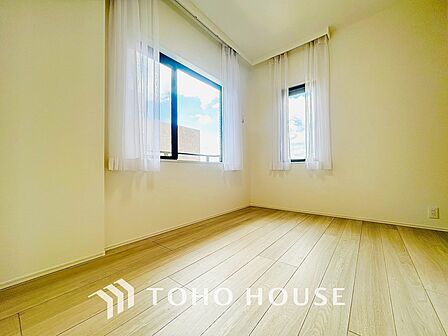 広々としたお部屋は、インテリアを考える楽しみもありますね。