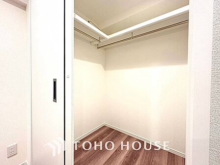 少しでも空いているスペースを収納にすることで、無駄のない空間を演出しております。