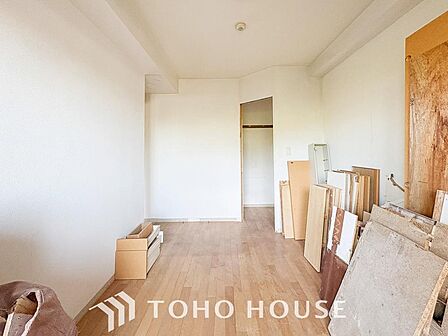 一日の疲れを癒やしてくれる主寝室。時を忘れて過ごす場所として過ごせるお部屋。