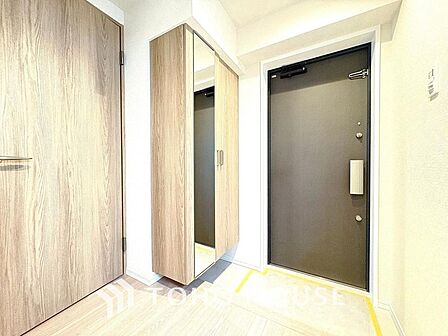 ただいまと共に広がる、家族を迎える温かな玄関。