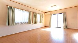 中古戸建　四日市市波木南台四丁目 3SLDKのリビング/ダイニング