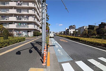 敷地東側の前面道路