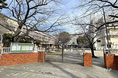 栗島中学校[公立]の外観