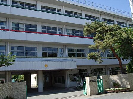 入間市立藤沢北小学校まで徒歩11分826m!無理のない通学距離で、生活とのバランスが良好な立地です。