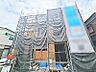 外観：現在建築中の現場で工事進行中です。現地写真（2026年8月15日撮影）をご覧ください。 