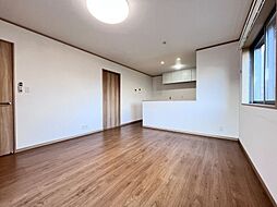 Asobi　市川市二俣二丁目 3SLDKのリビング/ダイニング