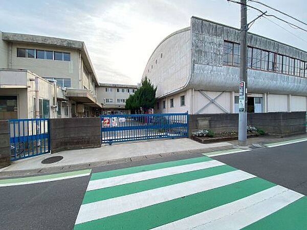 画像18:【小学校】松戸市立馬橋小学校まで324ｍ