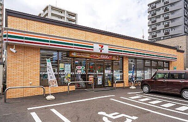 画像16:セブンイレブン札幌平岸1条環状通店 889m