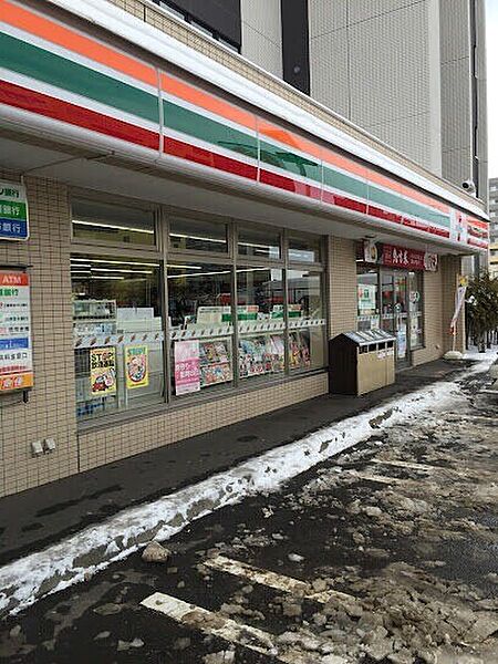 画像8:セブンイレブン札幌福住1条店 555m