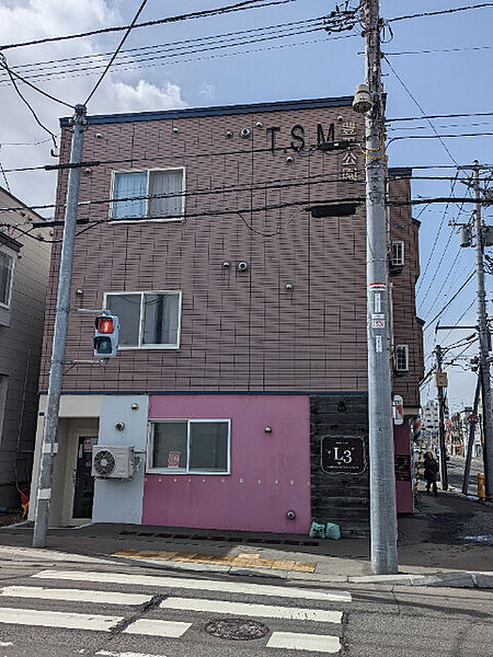 北海道札幌市豊平区平岸四条4丁目(賃貸アパート1DK・3階・25.17㎡)の写真 その1