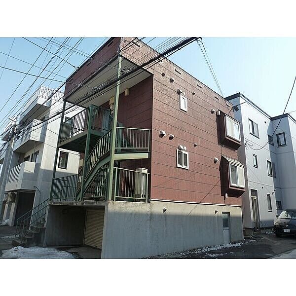 北海道札幌市豊平区平岸四条9丁目(賃貸アパート1LDK・2階・43.96㎡)の写真 その1
