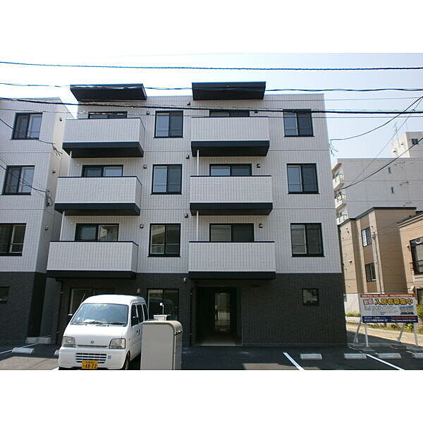 北海道札幌市豊平区平岸二条8丁目(賃貸マンション1LDK・4階・30.78㎡)の写真 その1