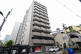 ファミーユ西梅田  ｜ 大阪府大阪市福島区福島5丁目（賃貸マンション3LDK・10階・63.91㎡） その1