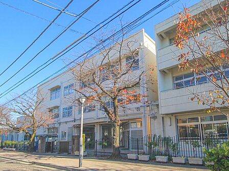 ■横浜市立南台小学校…徒歩13分(850m)