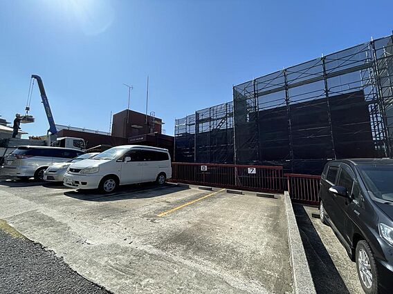 駐車場利用可能...