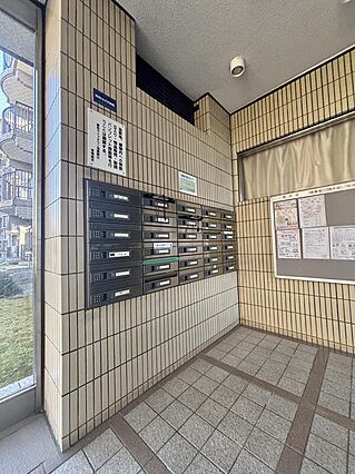 郵便受けも清潔...