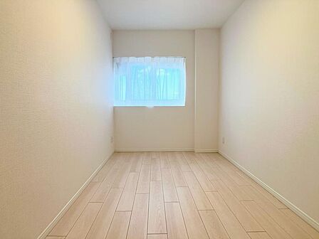 洋室5.1帖。こちらの子供部屋としてもいいですね