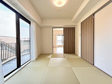 ◎畳の香りが心地よい、くつろぎの和室。