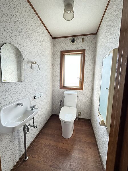 トイレを拡大表示