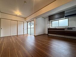 グランドハイツ桃園 201 4LDKのリビング/ダイニング