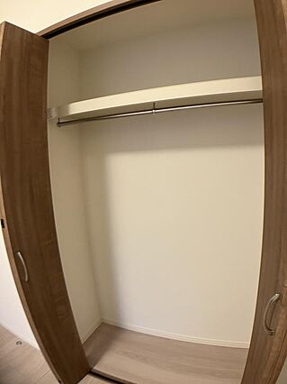 収納も十分な容...