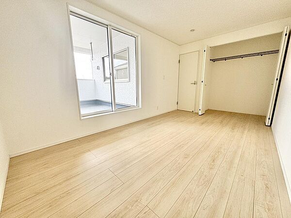洋室を拡大表示