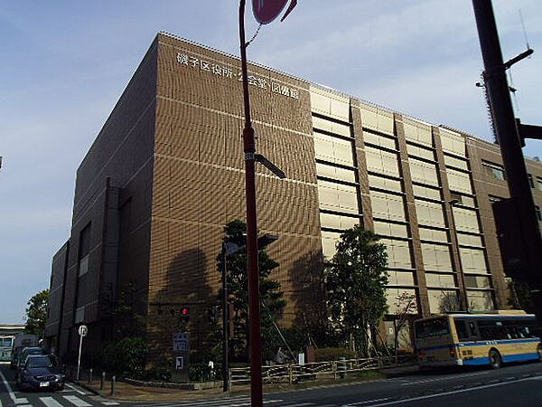 画像18:横浜市磯子区役所（523m）